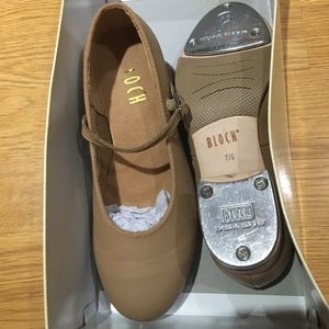 Girls Bloch tap shoes size 1.5